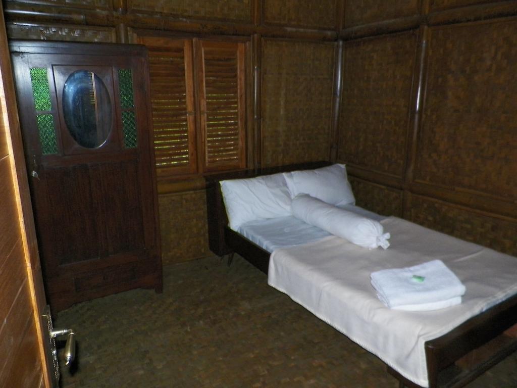 Villa Kampung Karuhun Sutan Raja Bandung Room photo